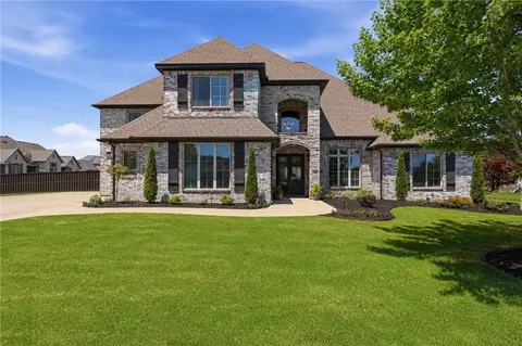 3111 Oak Tree Dr, Centerton, AR 72719