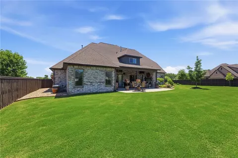 Exterior - 3111 Oak Tree Dr, Centerton, AR 72719 photo 8 of 10