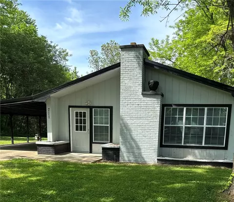 711 E Walnut, Paragould, AR 72450
