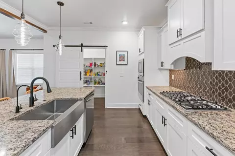 Kitchen - 980 Silver Maple St, Centerton, AR 72719 photo 3 of 3