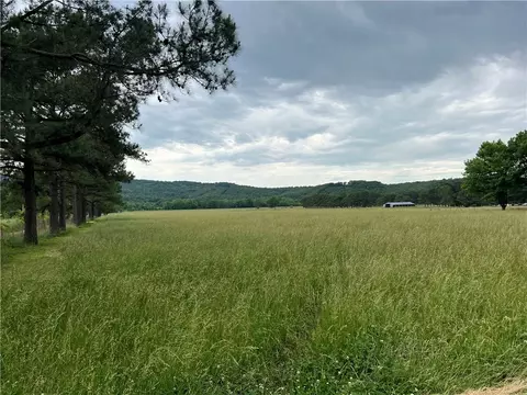 S Harris Road, Fayetteville, AR 72701
