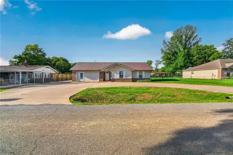 155 Frost St, Pea Ridge, AR 72751