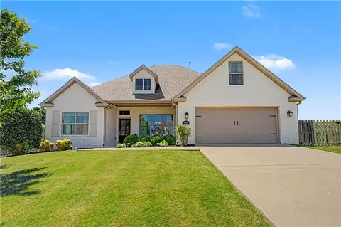 5900 S 67th St, Cave Springs, AR 72718