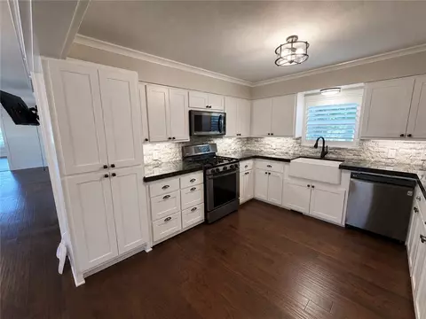 Kitchen - 21385 Griggs Rd, Springdale, AR 72762 photo 1 of 1