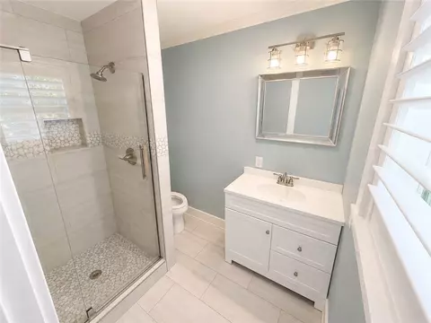 Bath - 21385 Griggs Rd, Springdale, AR 72762 photo 4 of 4