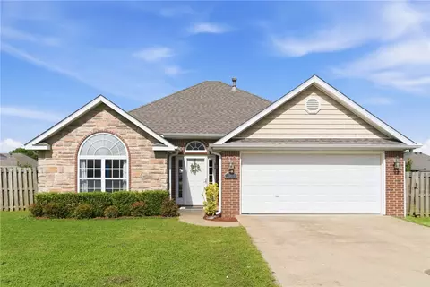 1513 Zachary St, Pea Ridge, AR 72751
