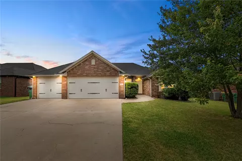 205 Callie Ln, Centerton, AR 72719