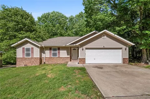 8 Rettendon Ln, Bella Vista, AR 72714