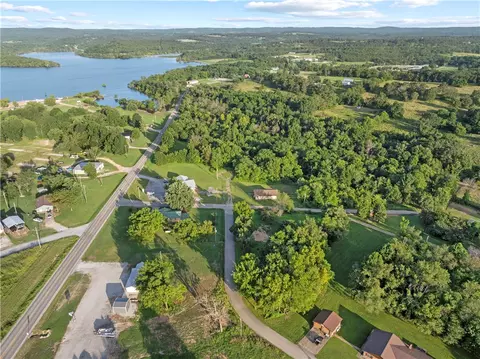 101 Circle Dr, Lead Hill, AR 72644