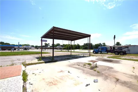 interstate, Muldrow, OK 74948 photo 39