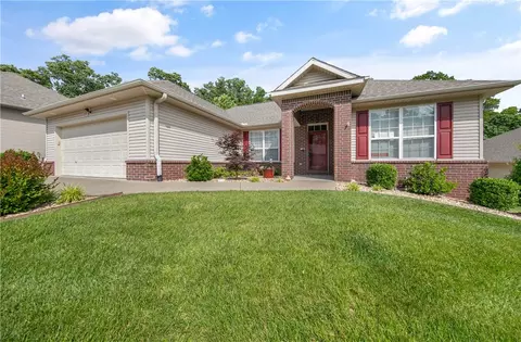 23 Parkridge Dr, Bella Vista, AR 72715