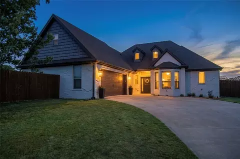 5701 S 66th St, Cave Springs, AR 72718