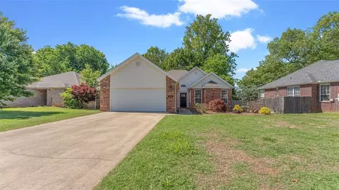 3036 Eaglecrest Cir, Springdale, AR 72762