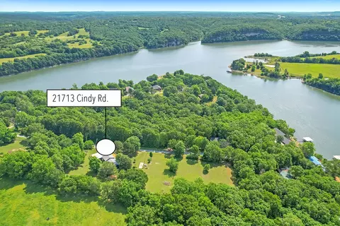 21713 Cindy Rd, Springdale, AR 72764
