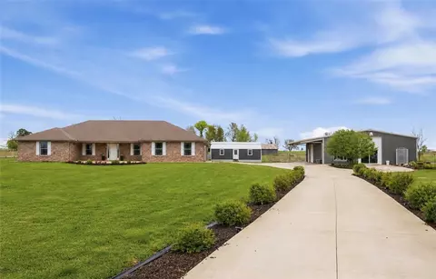 562 Rheas Mill Rd, Farmington, AR 72730