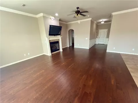 Living - 108 Peyton St, Lowell, AR 72745 photo 1 of 4