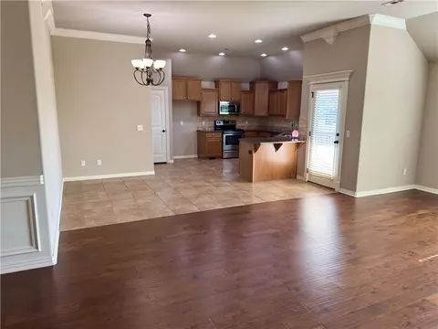 Living - 108 Peyton St, Lowell, AR 72745 photo 2 of 4