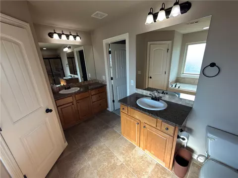 Bath - 108 Peyton St, Lowell, AR 72745 photo 3 of 4