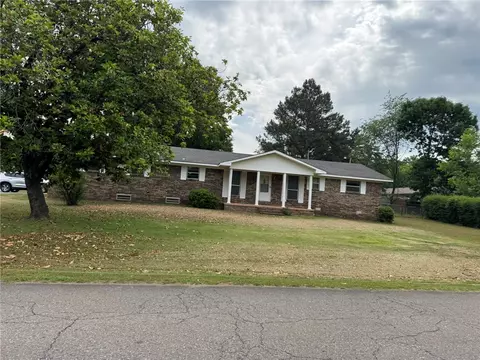 3104 N Frankfort Ave, Russellville, AR 72802
