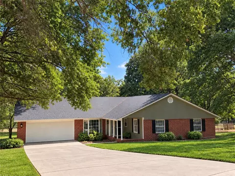 2560 Orchard Hill Rd, Siloam Springs, AR 72761
