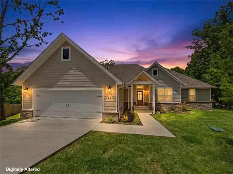 20 Singleton Dr, Bella Vista, AR 72715