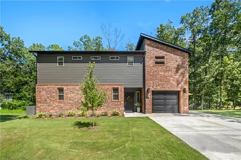 43 Saint Austell Dr, Bella Vista, AR 72714