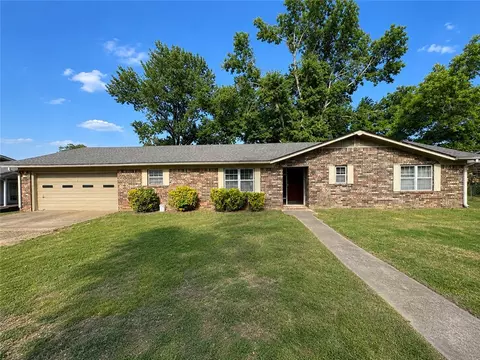 202 Meadow Pl, Clarksville, AR 72830
