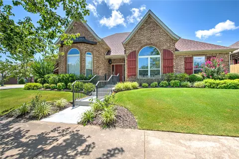 7162 Crisler Ct, Springdale, AR 72762