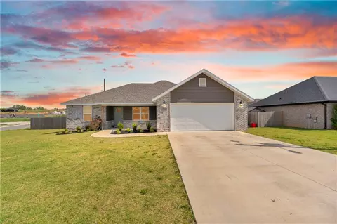 118 Brooke St, Huntsville, AR 72740