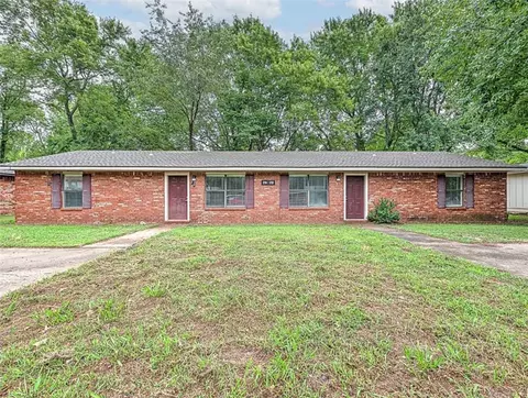 2732 N 2734 N Sierra Ave, Fayetteville, AR 72703