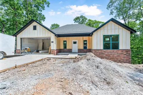 17 Stretford Dr, Bella Vista, AR 72714