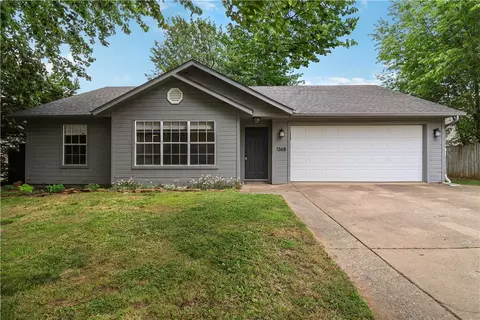 1368 N Caddo Ave, Fayetteville, AR 72704