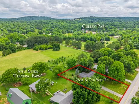 2634 Old Wire Rd, Fayetteville, AR 72703
