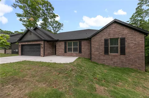 3 Kent Dr, Bella Vista, AR 72714