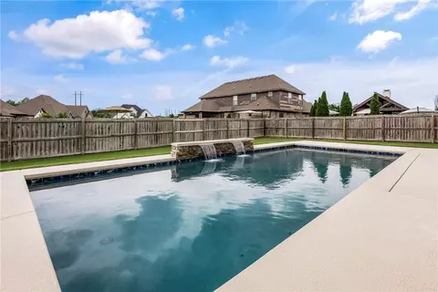 1701 Helen Ln, Bentonville, AR 72713