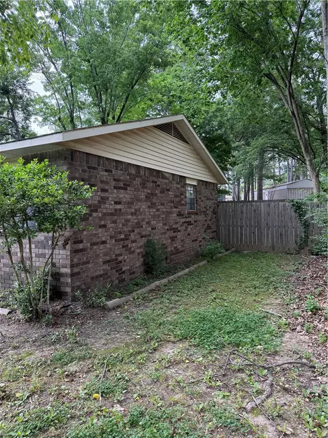 2892 Peg Ln, Fayetteville, AR 72703
