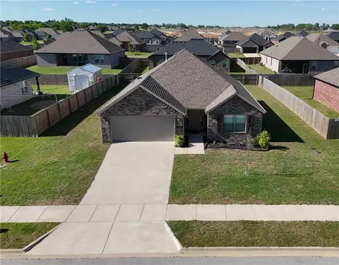 270 Idaho Ave, Farmington, AR 72730