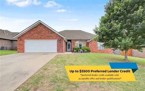 211 Monroe St, Centerton, AR 72719