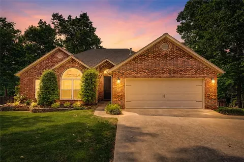 9537 Lori Ln, Rogers, AR 72758