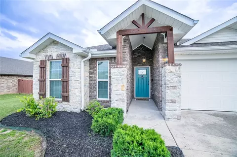825 NW 64th Ave, Bentonville, AR 72713