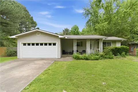 2219 W Ora Dr, Fayetteville, AR 72701