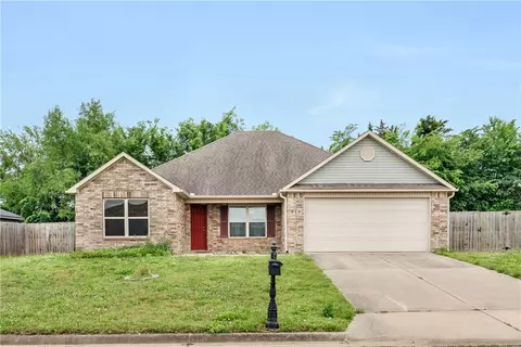 975 Richland Creek Ave, Elkins, AR 72727