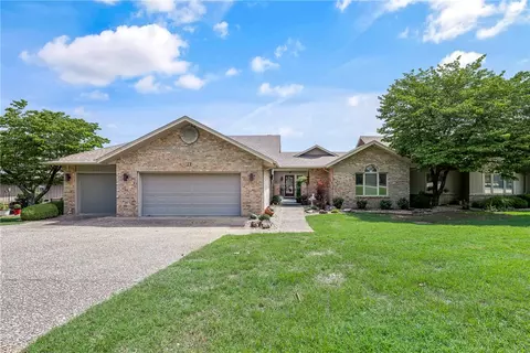 17 Kipling Cir, Bella Vista, AR 72715