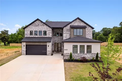 4424 S 88th St, Bentonville, AR 72713