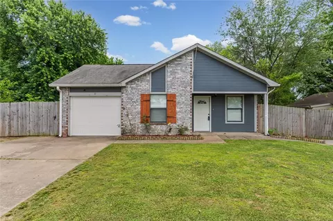 11 Wilson St, Farmington, AR 72730