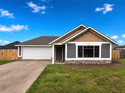 1640 Whirlaway Ln, Prairie Grove, AR 72753