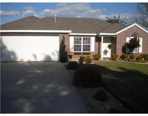 916 Zachary St, Centerton, AR 72719