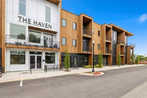 905 4th St #201, Bentonville, AR 72712