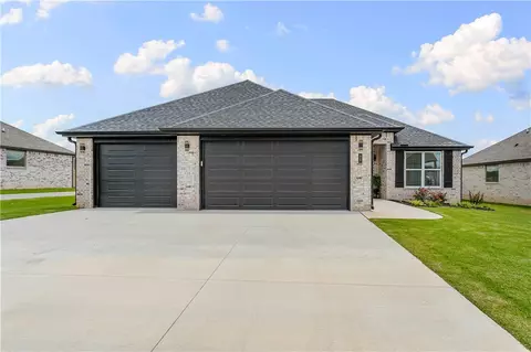 115 S Eagle Mountain St, Prairie Grove, AR 72753