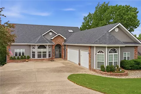9 Dunedin Pl, Bella Vista, AR 72715